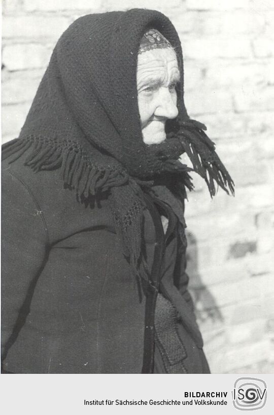 Kirchgangstracht im Winter aus Nochten