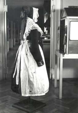 Bild: Konfirmandin aus Bluno