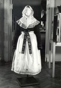 Bild: Konfirmandin aus Bluno