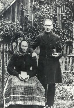 Bild: Kirchgangstracht einer älteren Frau aus Bad Muskau