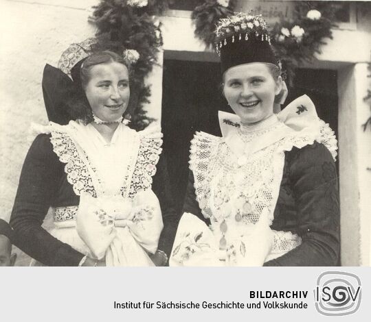 Braut und Brautführerin aus Radibor