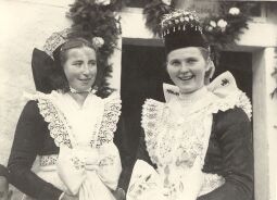 Bild: Braut und Brautführerin aus Radibor