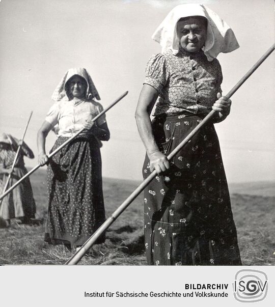 Frauen in Volkstracht in Panschwitz-Kuckau