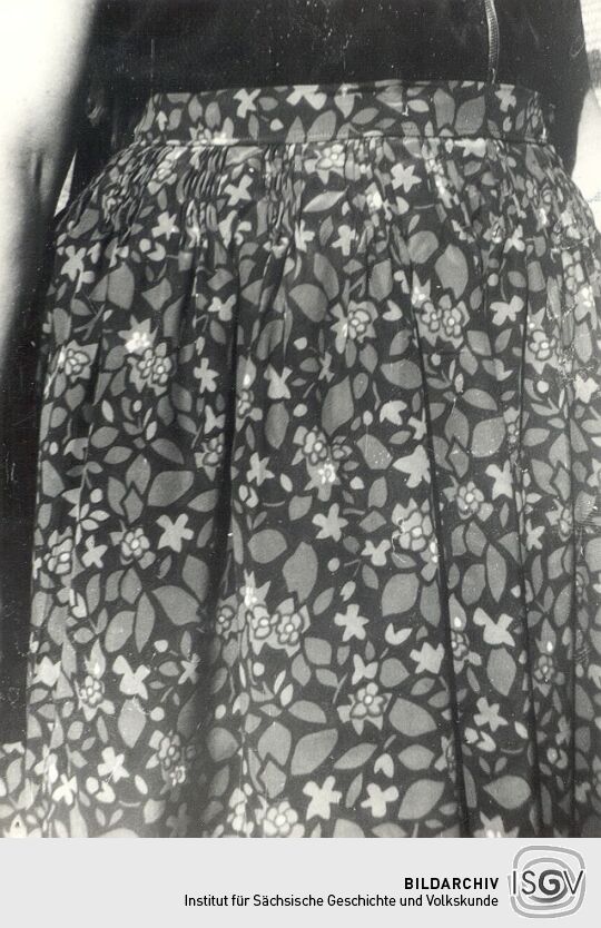 Moderne Schürze aus Radibor