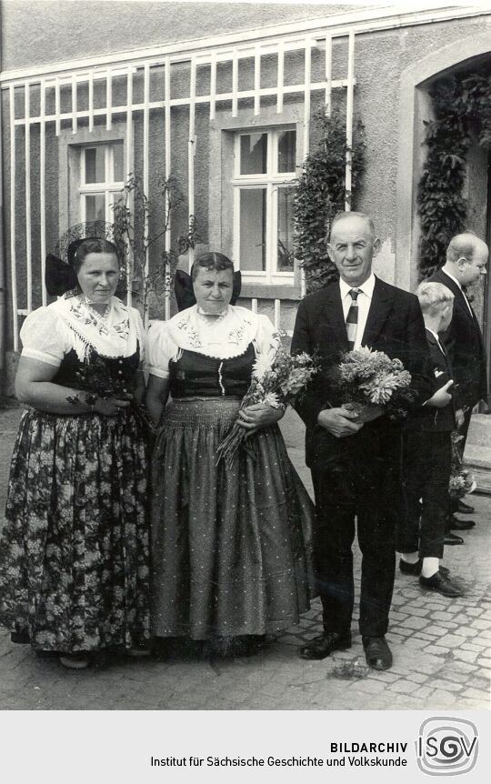 Trachten bei einer Hochzeit in Radibor