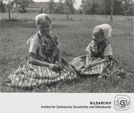 Festtracht aus Seidewinkel