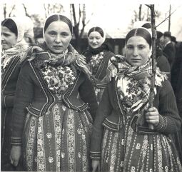 Bild: Ausgangstracht in Hoyerswerda