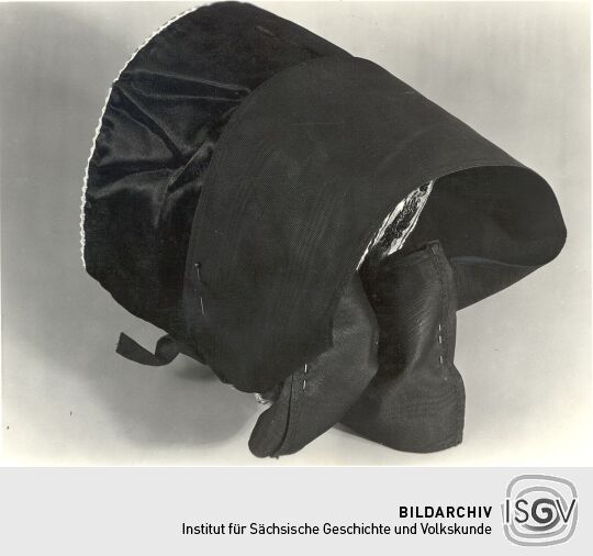 Teil der Hochzeitstracht aus Hoyerswerda