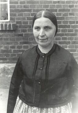 Bild: Sonntagstracht aus Bluno