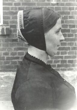 Bild: Sonntagstracht aus Bluno