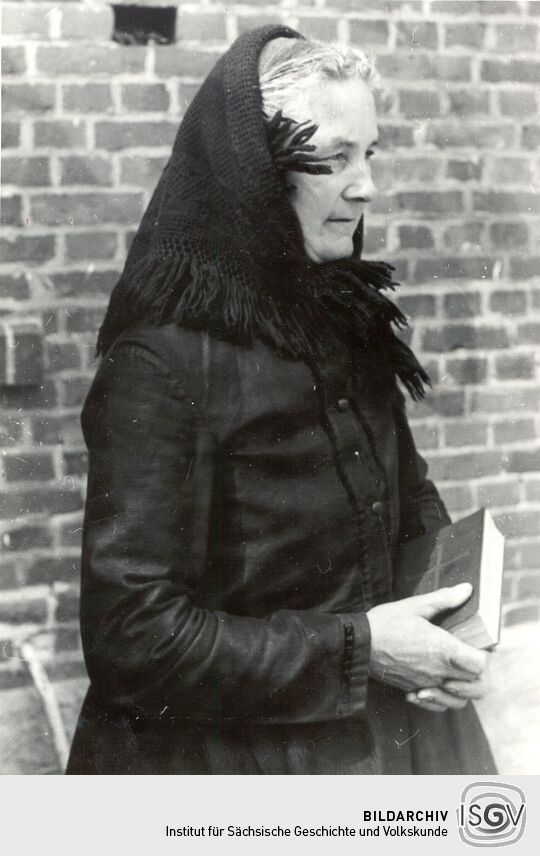 Kirchgangstracht aus Bluno