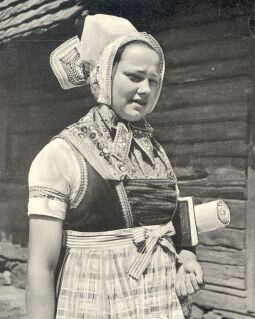 Bild: Festtagstracht in Schleife