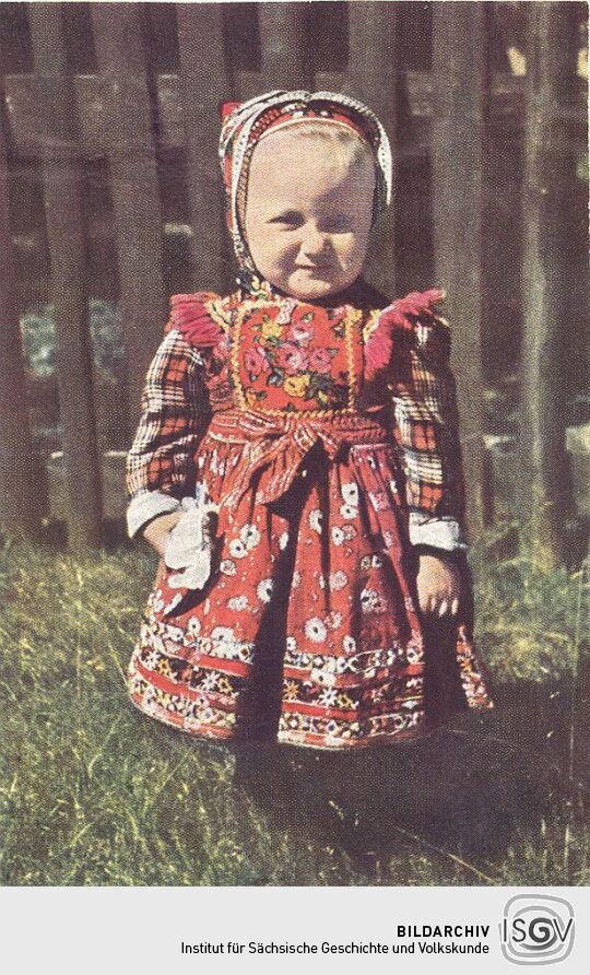 Die Kindertracht aus Schleife