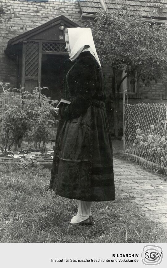 "Halbdeutsche" Schleifer Tracht aus Rohne, Ostern