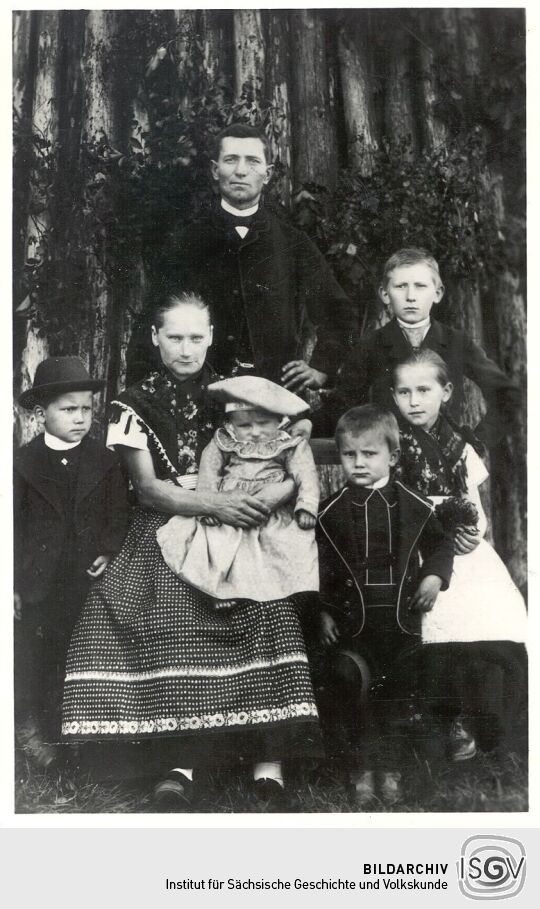 Familienbild aus Weißkeißel