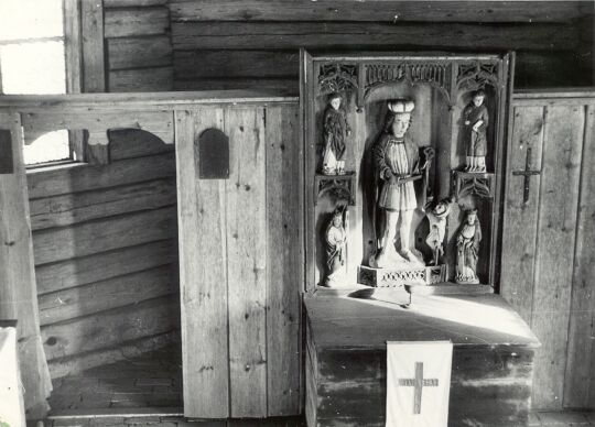 Der Altarplatz einer kleinen Spreyer Kirche