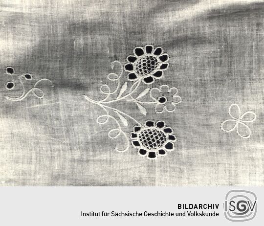 Detail einer Schürze aus Neschwitz
