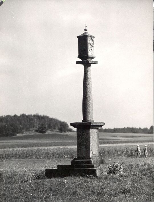 Steinsäule bei Crostwitz