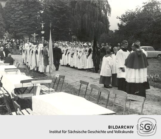 Einweihung der Pfarrkirche in Sdier