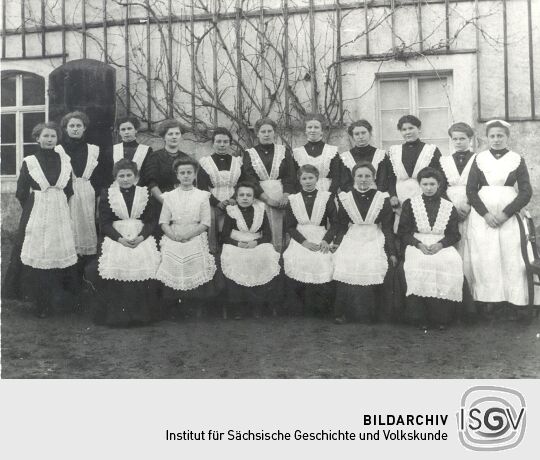 Gruppenbild des Kochkurses des Jungfrauenvereins Purschwitz