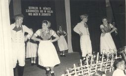 Bild: Tanzgruppe des sorbischen Volkskunstensembles