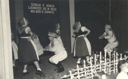 Bild: Tanzgruppe des sorbischen Volkskunstensembles