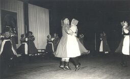 Bild: Tanzgruppe des sorbischen Volkskunstensembles