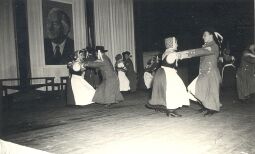 Bild: Tanzgruppe des sorbischen Volkskunstensembles