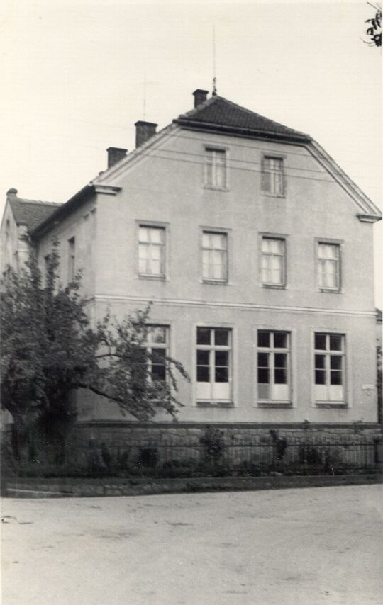 Schule in Baschütz