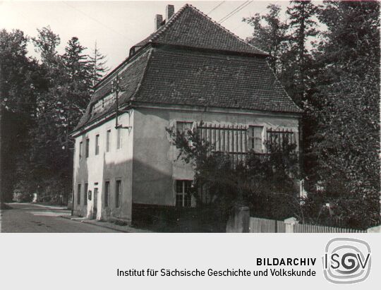 Barockbau am Parkeingang in Neschwitz