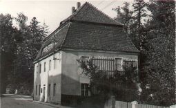 Bild: Barockbau am Parkeingang in Neschwitz