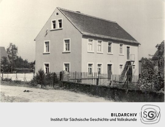 Haus mit Außentreppe in Doberschütz