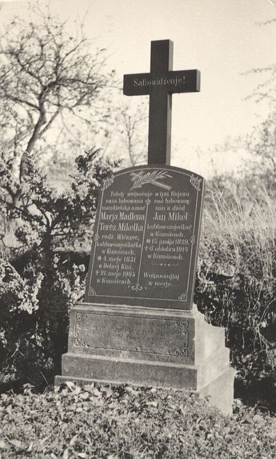 Grabdenkmal in Purschwitz