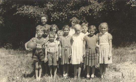 Kinder auf der Schanze in Niethen