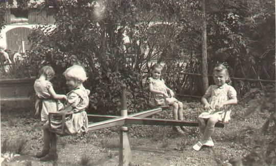 Spielende Kinder in Wurschen