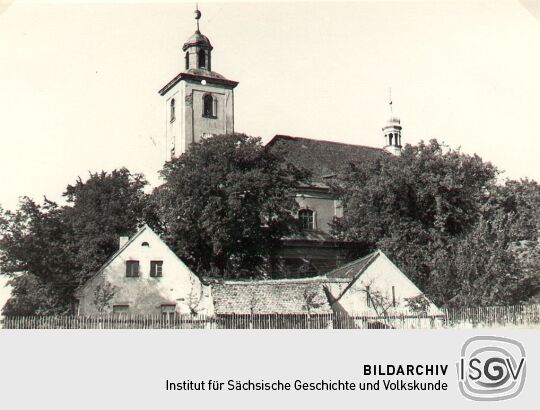 Die Kirche in Nebelschütz