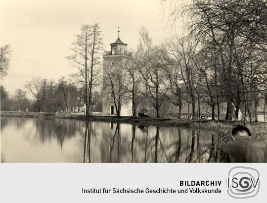 Teich mit Wasserturm in Kreba