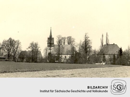 Kirche und Spezialkinderheim in Petershain bei Niesky