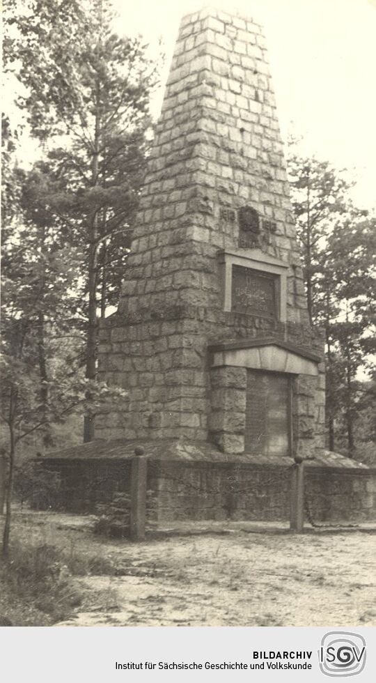 Gedenkstein auf dem Steinberg bei Hermsdorf