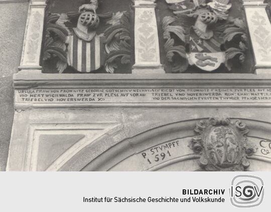 Inschrift am Rathaus in Hoyerswerda