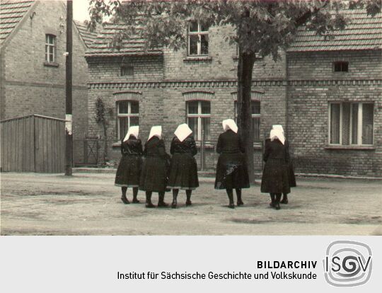 Kirchgang in Schleife