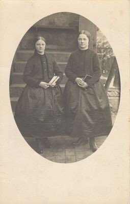 Bild: Konfirmandinnen aus Groß Partwitz