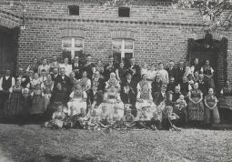 Bild: Hochzeitsgesellschaft aus Groß Partwitz