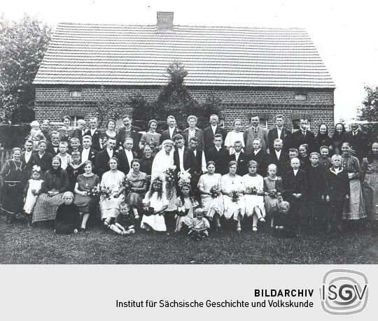 Hochzeitsgesellschaft in Groß Partwitz