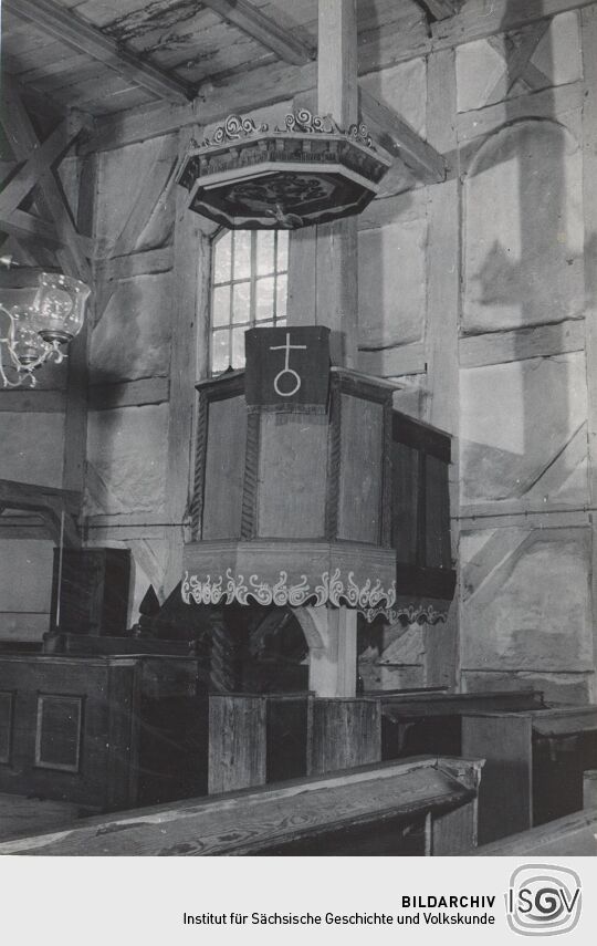 Die Kanzel in der Kirche von Groß Partwitz