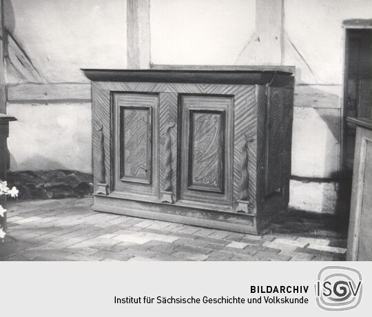 Kirchenbank in der Kirche von Groß Partwitz