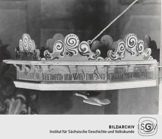 Baldachin über der Kanzel in der Kirche von Groß Partwitz