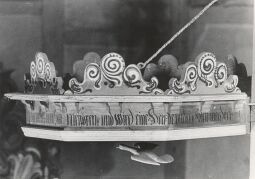 Bild: Baldachin über der Kanzel in der Kirche von Groß Partwitz