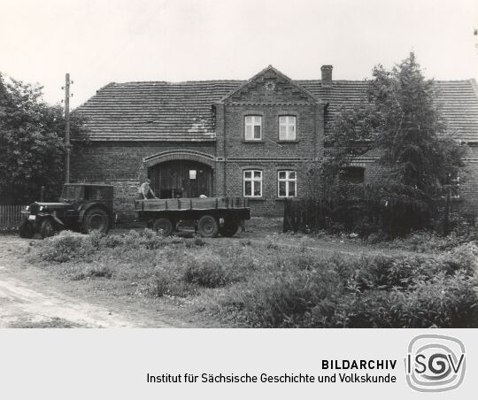 Blick auf ein Bauerngehöft in Groß Partwitz