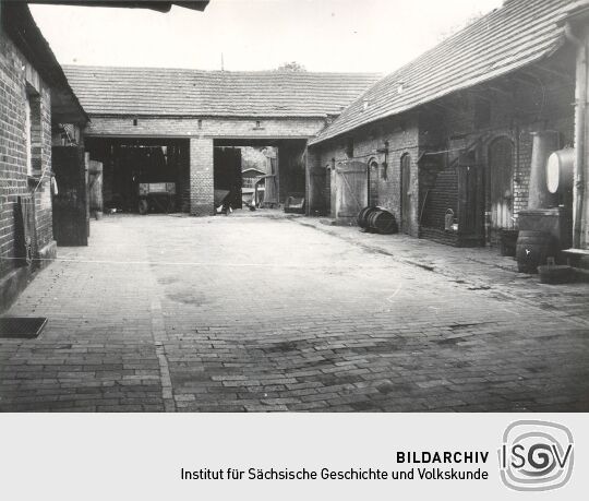 Blick in den Hof eines Bauerngehöftes in Groß Partwitz